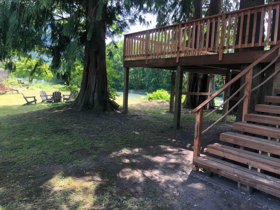 Chalet Riverfront Getaway On The Wild And Scenic *