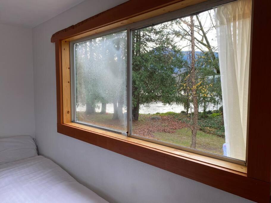 Riverfront Getaway On The Wild And Scenic Chalet *