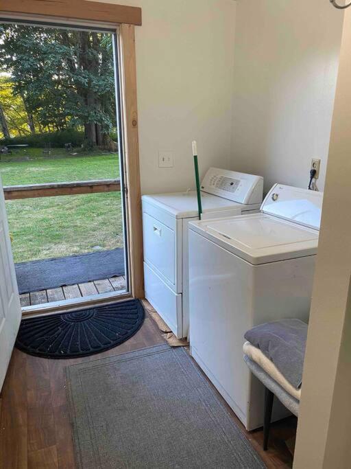 Riverfront Getaway On The Wild And Scenic Sedro Woolley